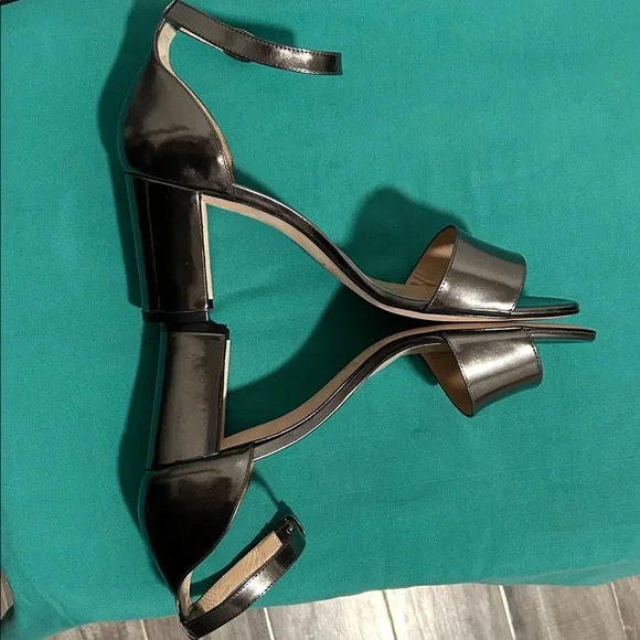 Manolo Blahnik Ankle-Strap Open-Toe Heels SZ: 40 - Picture 7 of 9